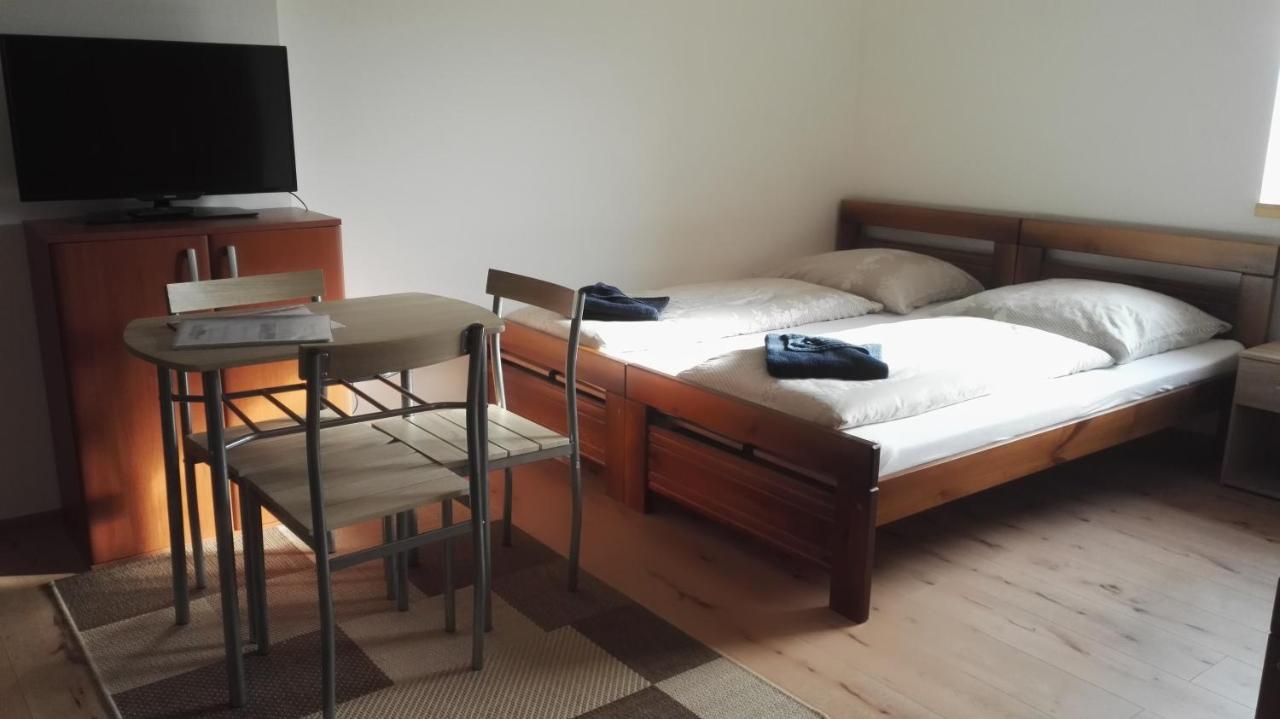 Ubytovani V Soukromi Opolany U Podebrad Extérieur photo